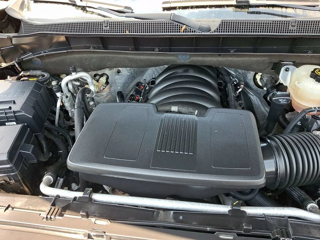 Used 2022 Black Chevrolet Z71 image 30