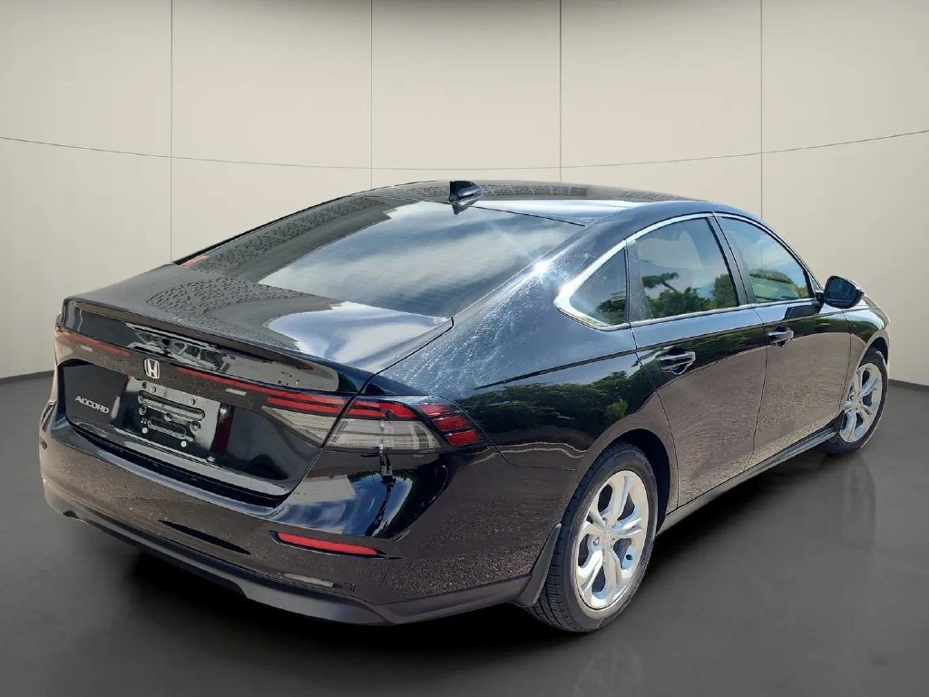 Used 2023 Black Honda LX image 7