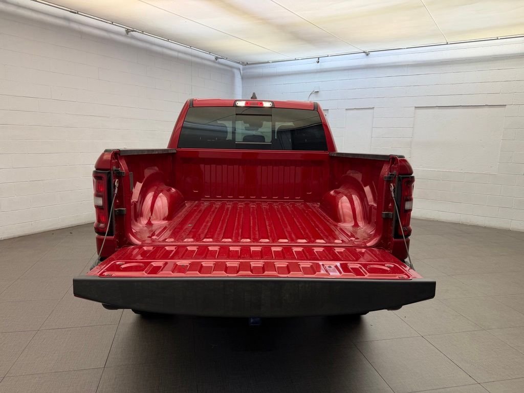 New 2026 Molten Red Pearl-Coat Exterior Paint RAM Warlock image 5
