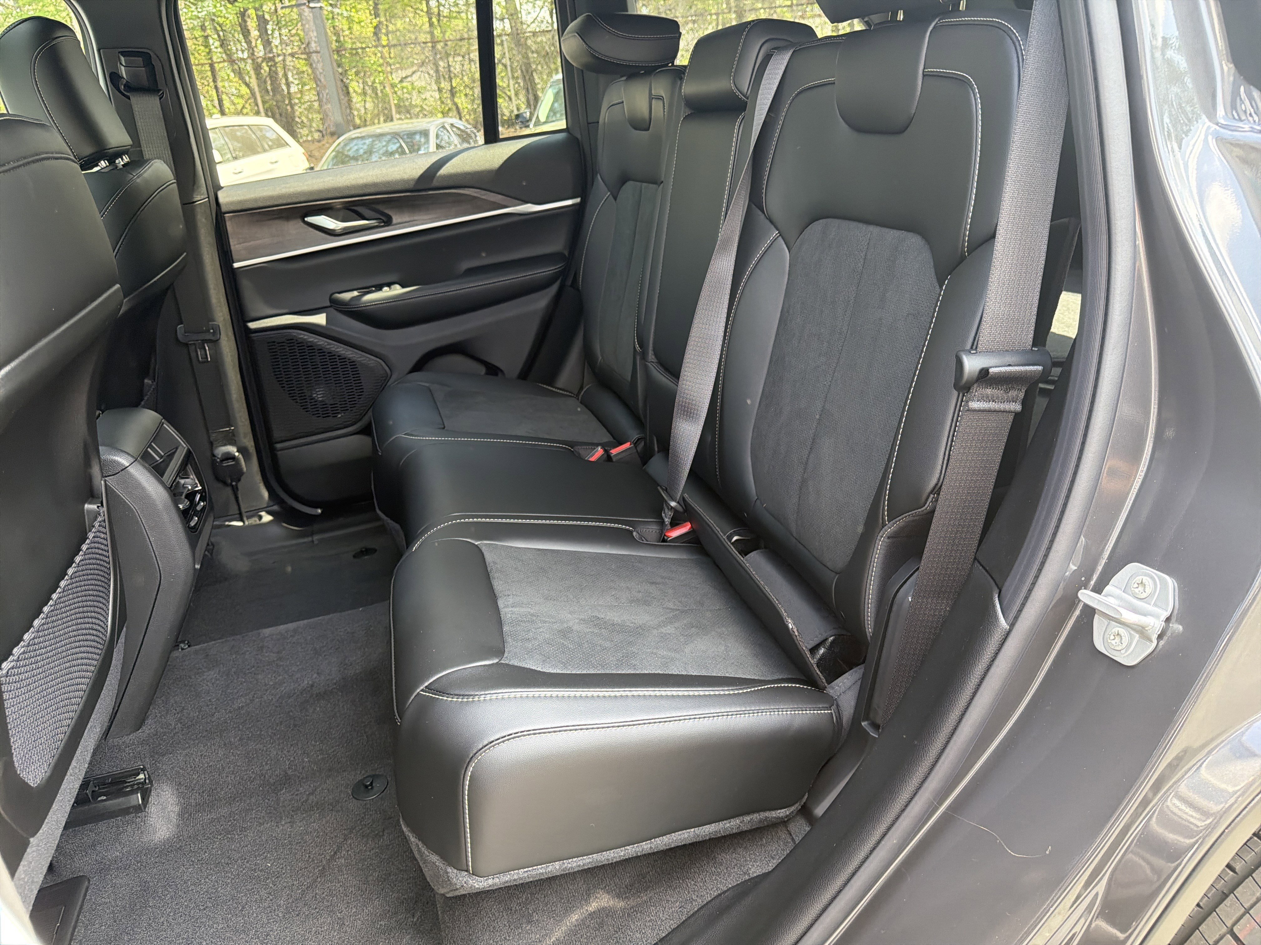 New 2026 Baltic Gray Metallic Clear-Coat Exterior Paint Jeep Altitude image 26