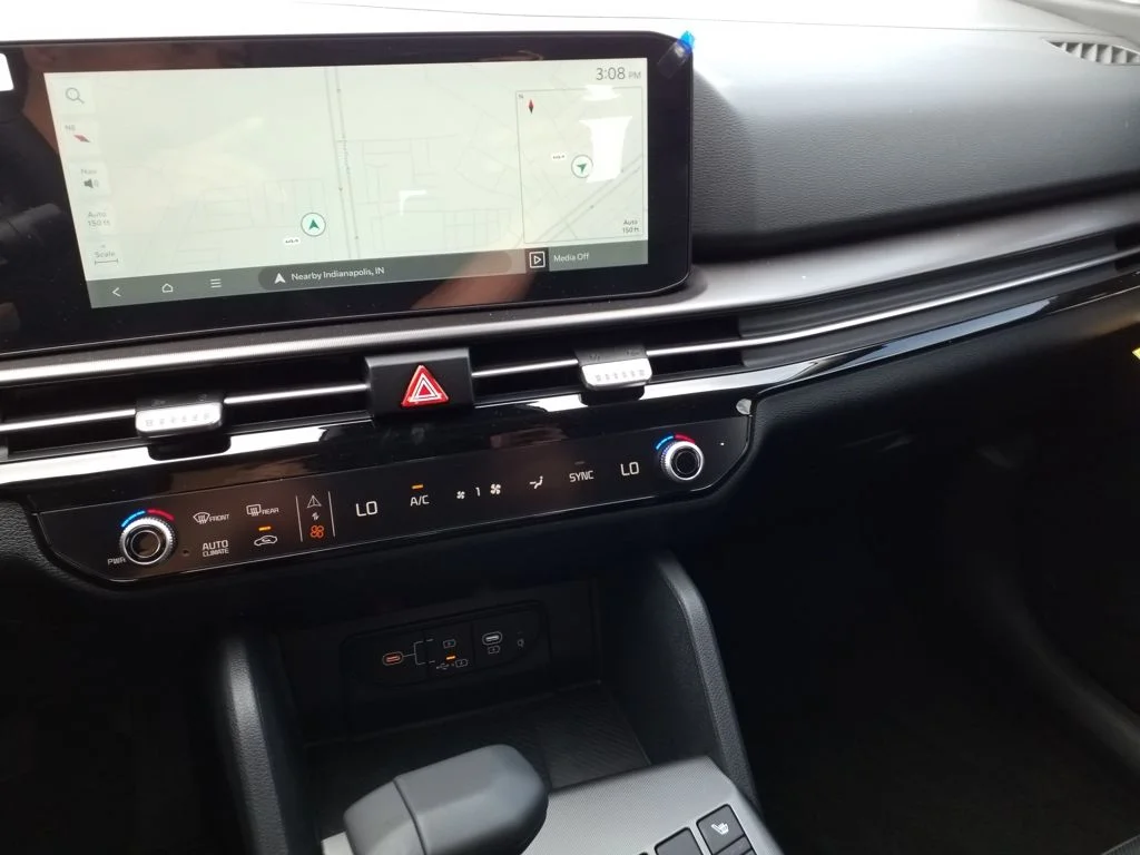 2026 Kia Sportage SX - Photo 18