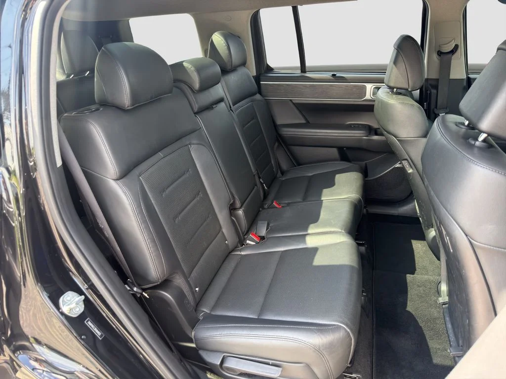 Used 2024 Black Hyundai Limited image 19