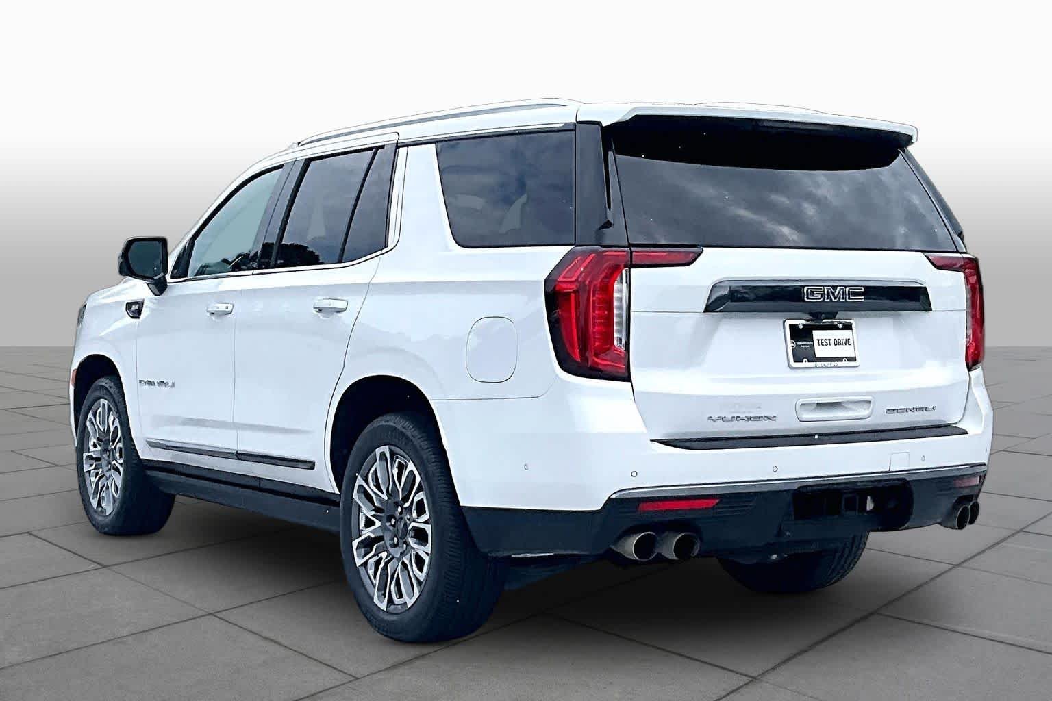 Used 2023 White Frost Tricoat GMC Denali Ultimate image 12