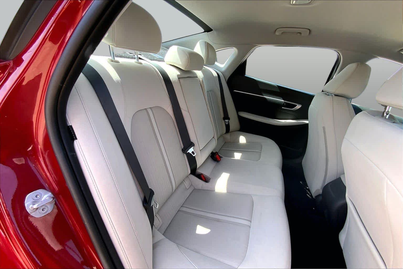 Used 2025 Ultimate red Hyundai SEL image 18