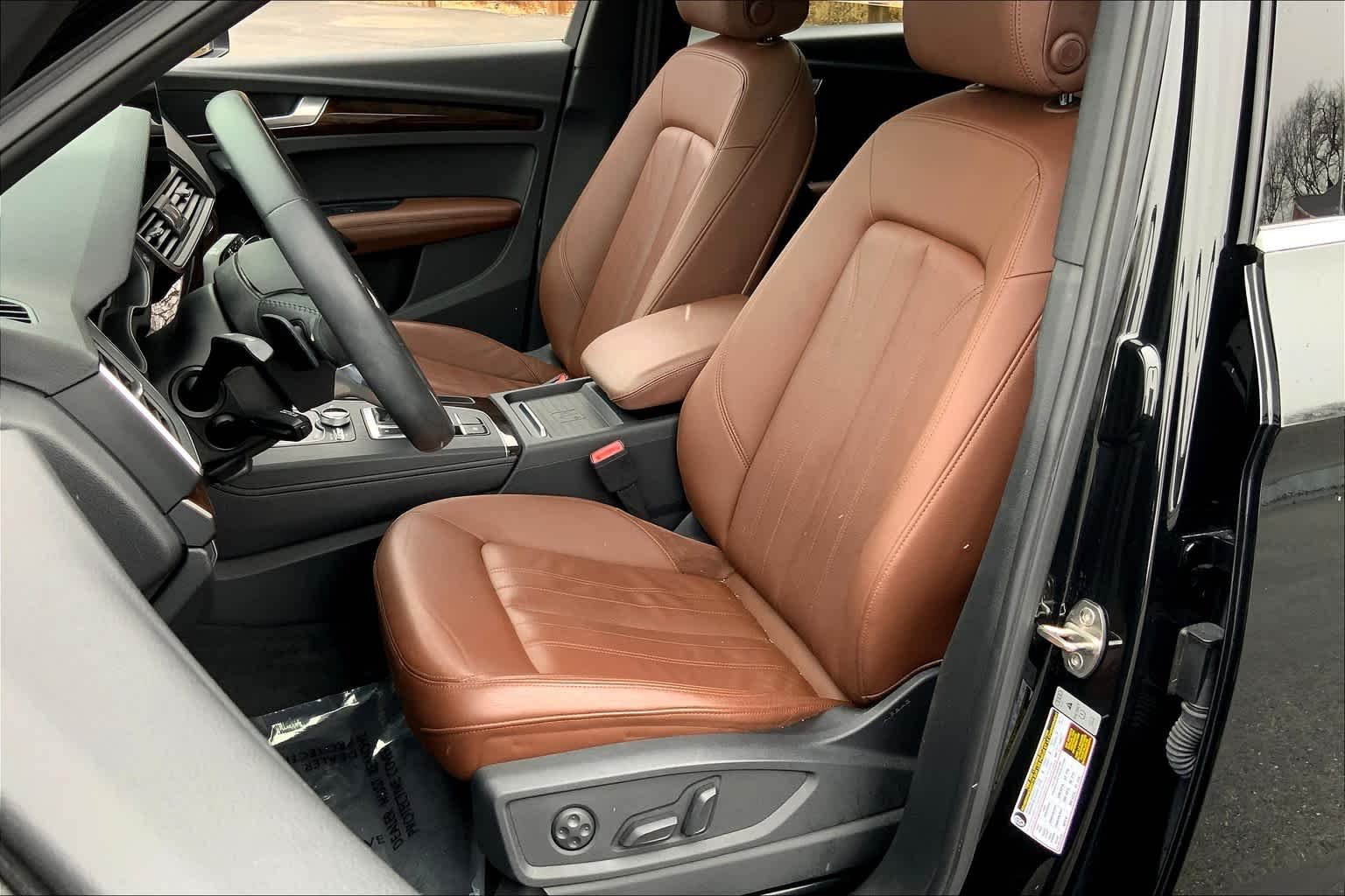Used 2019 Mythos Black Metallic Audi Premium Plus image 9