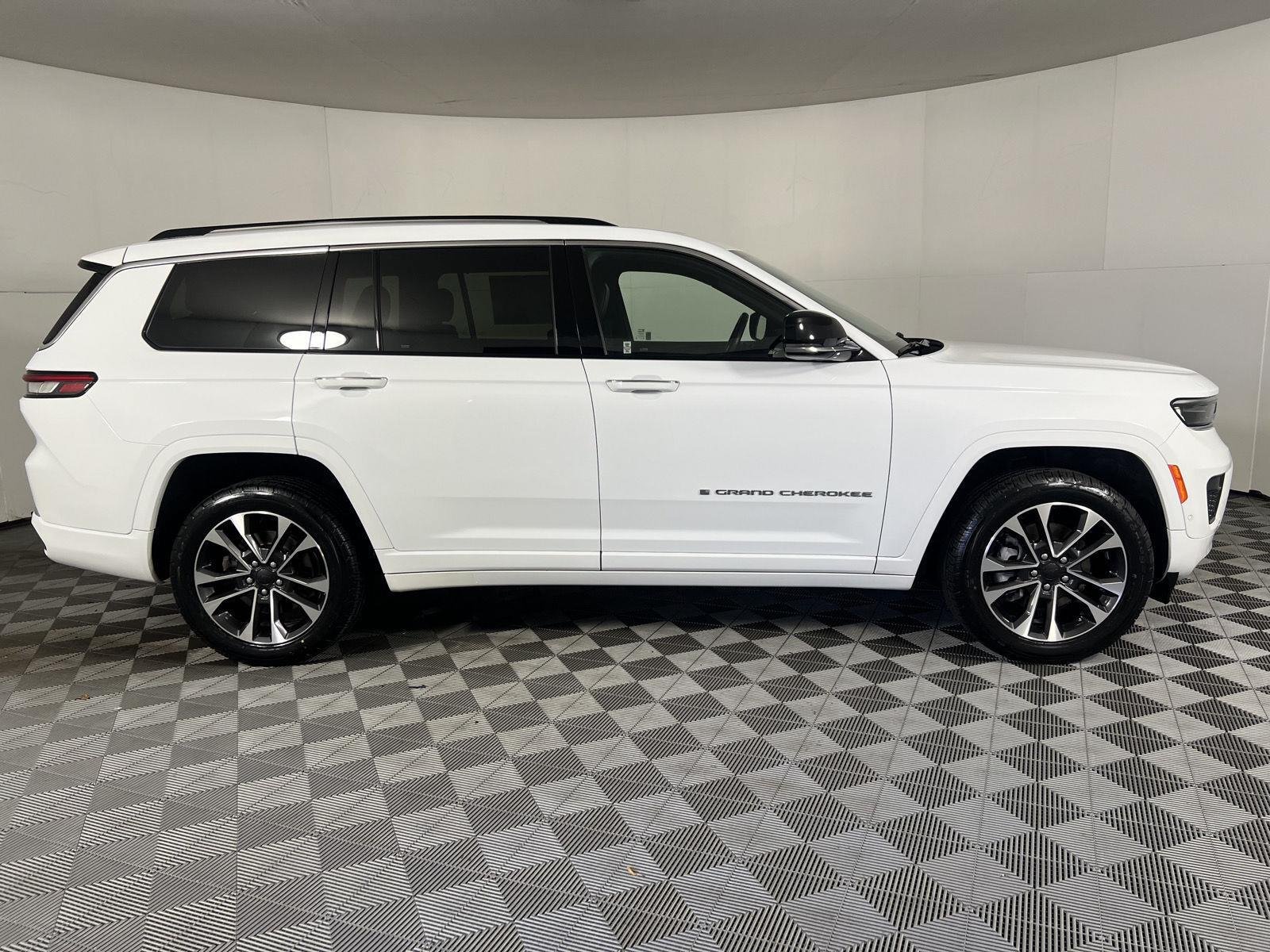 Used 2021 Bright White Clearcoat Jeep Overland image 10