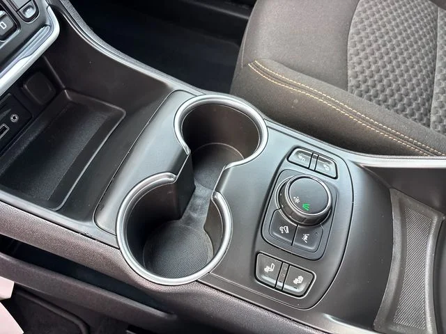 Used 2020 Gray GMC SLE image 28