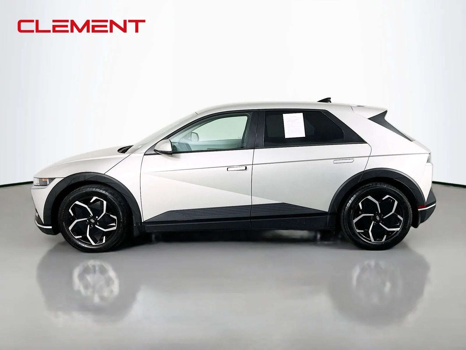 Used 2024 Gold Hyundai SEL image 5