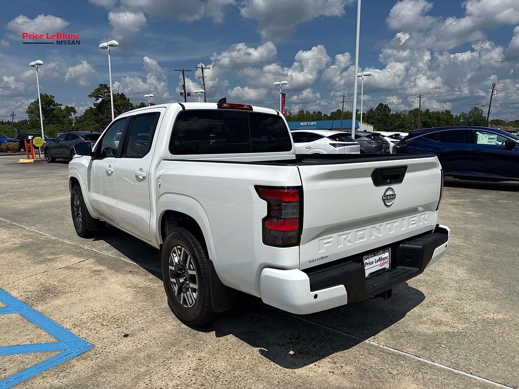 New 2026 Glacier White Nissan Crew Cab SV image 5