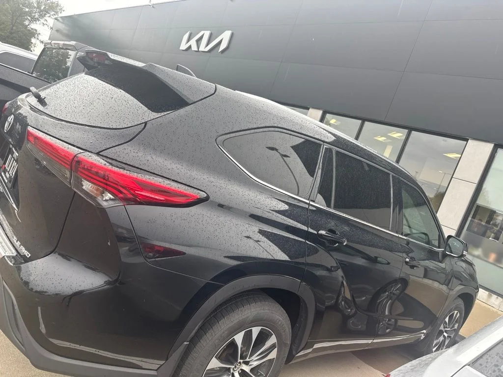 Used 2020 Black Toyota XLE image 6