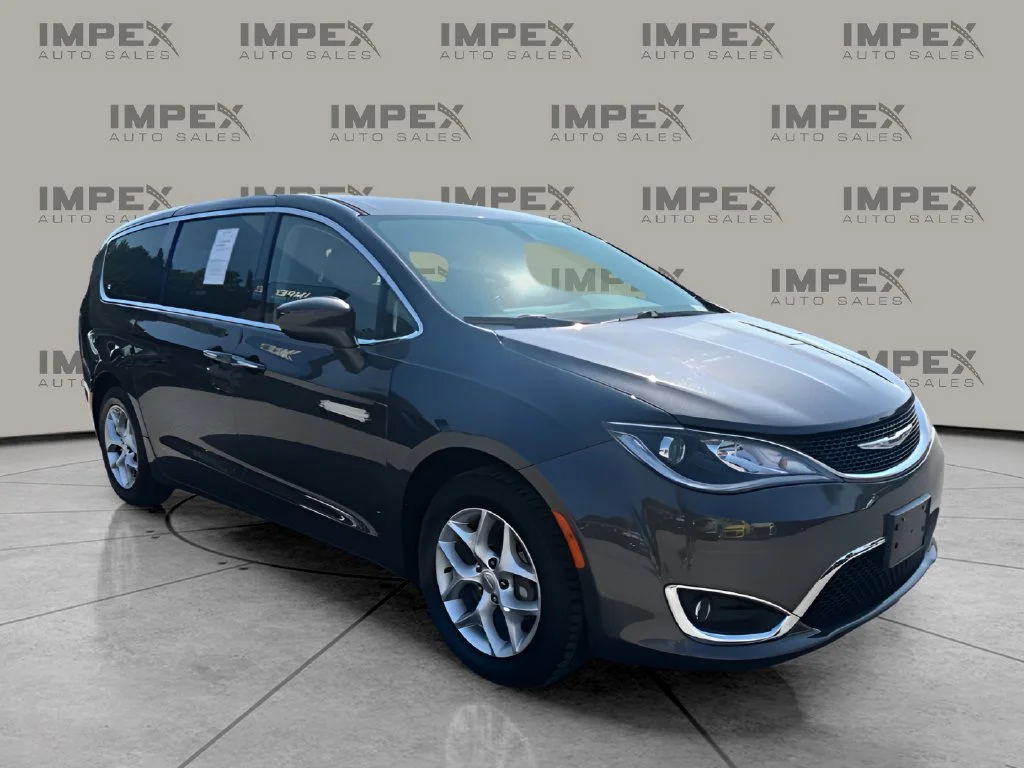 Used 2019 Gray Chrysler Touring Plus image 7