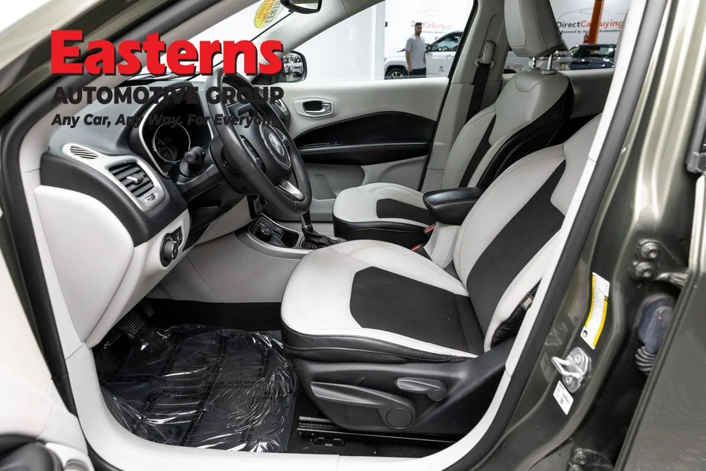 Used 2021 Green Jeep Latitude image 14