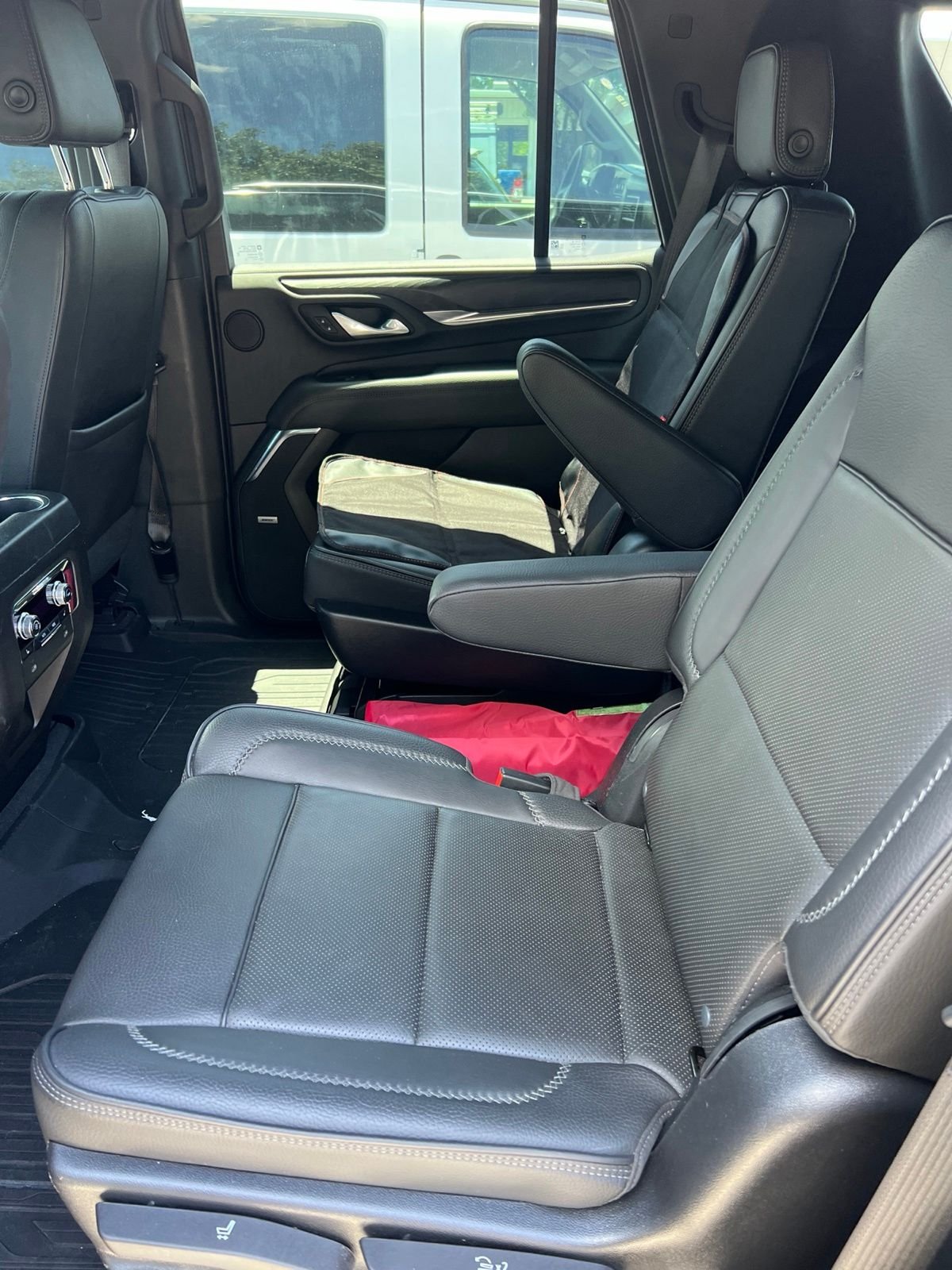 Used 2022 Black GMC Denali image 11