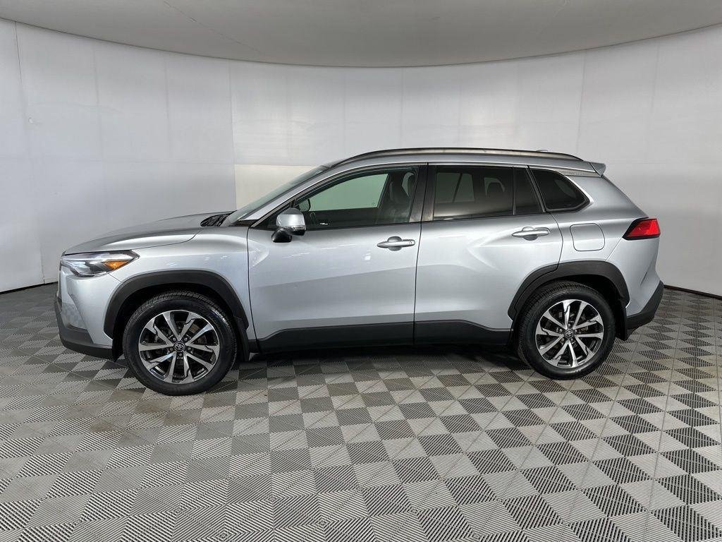Certified Used 2022 Silver Toyota XLE image 5