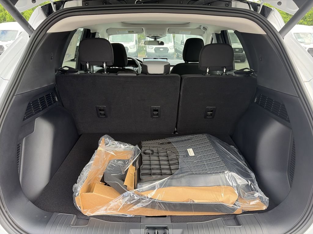 Used 2025 White Ford Active image 29