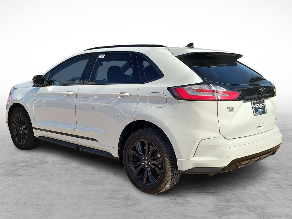 Used 2022 Oxford White Ford SE image 7