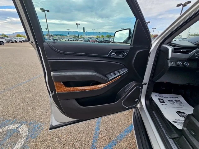 Used 2018 Silver Ice Metallic Chevrolet Premier image 17
