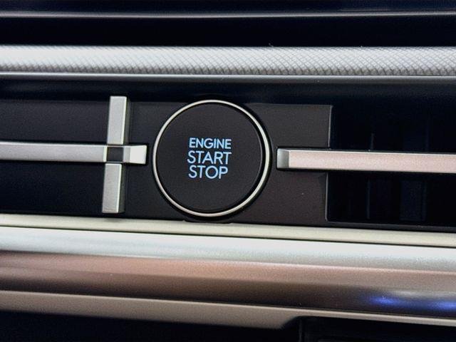 New 2027 White Hyundai SE FWD image 27