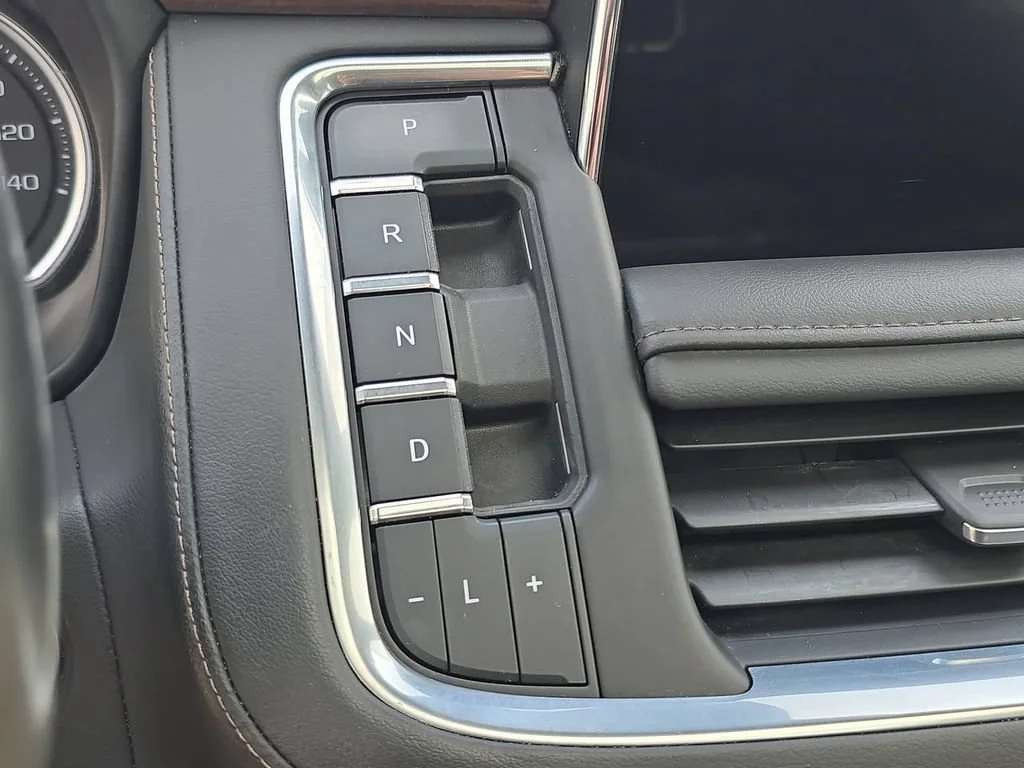 Used 2021 BLACK Chevrolet High Country image 16