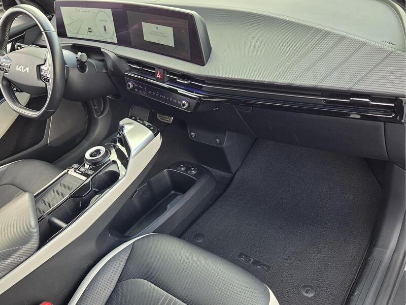 Used 2023 Snow White Pearl KIA GT-Line RWD image 18