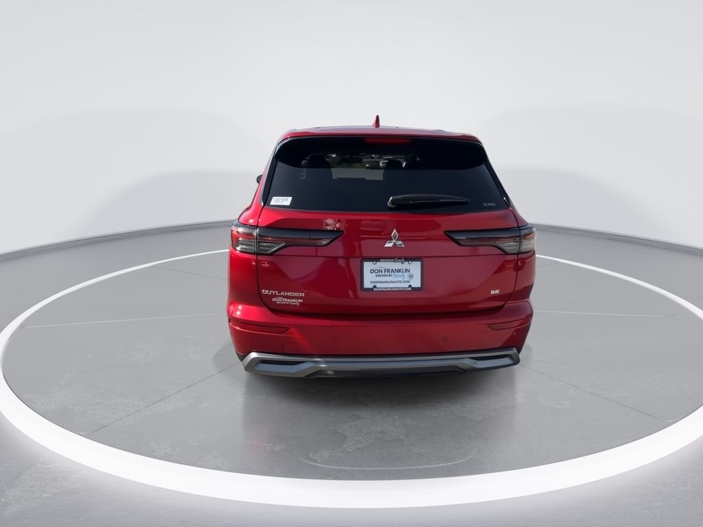 New 2026 Red Mitsubishi SE image 7