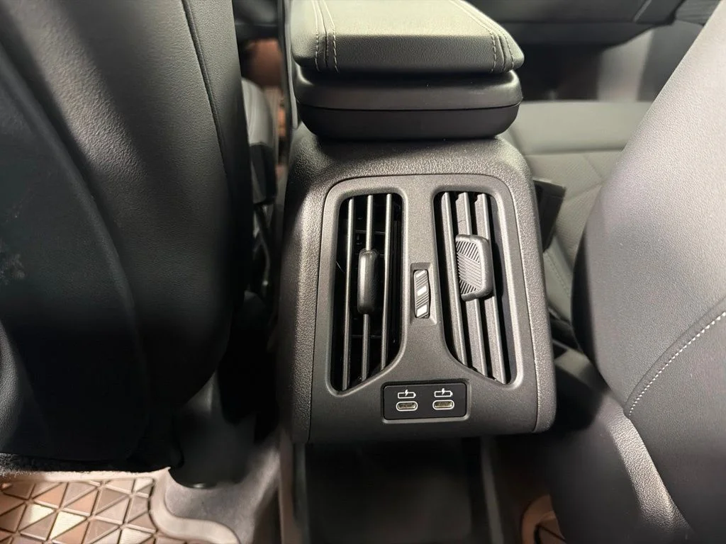 2026 BMW X1 28i - Photo 17