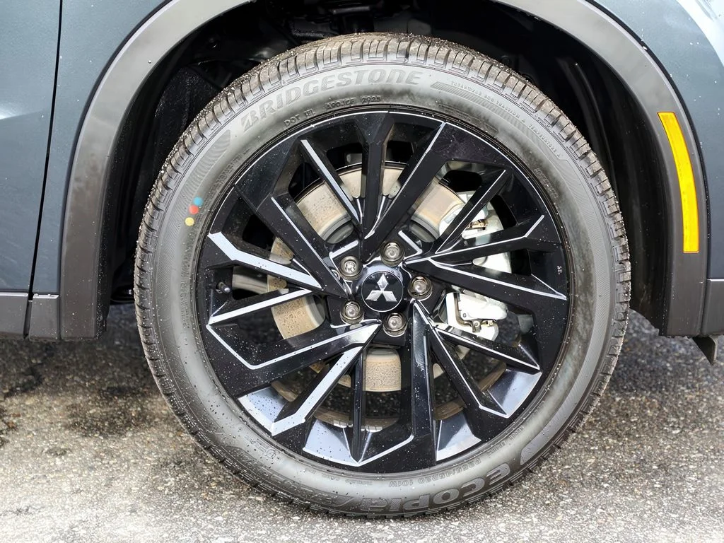 New 2025 Black Mitsubishi SEL image 23