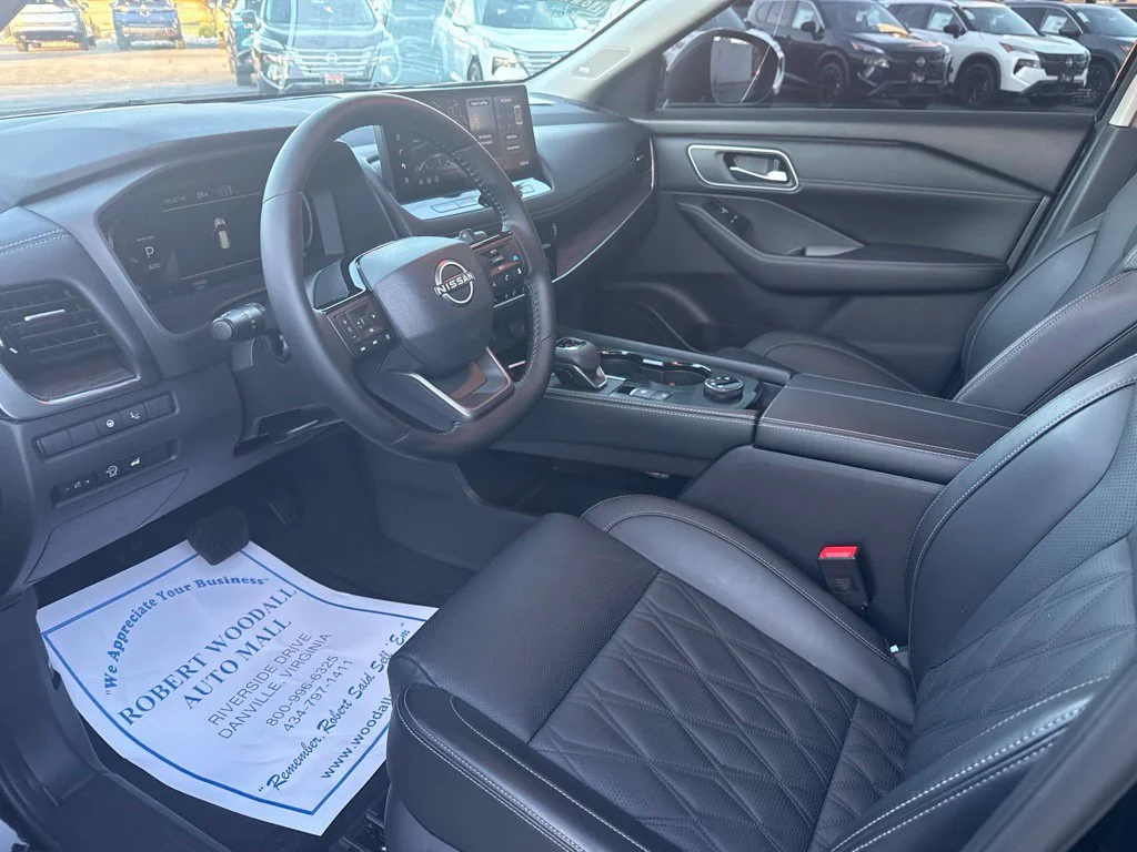 Used 2026  Nissan Platinum image 10