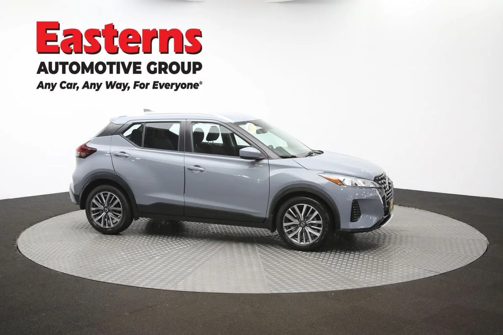 Used 2021 Gray Nissan SV image 46
