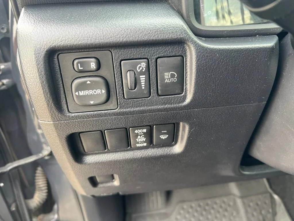 Used 2024  Toyota SR5 image 12