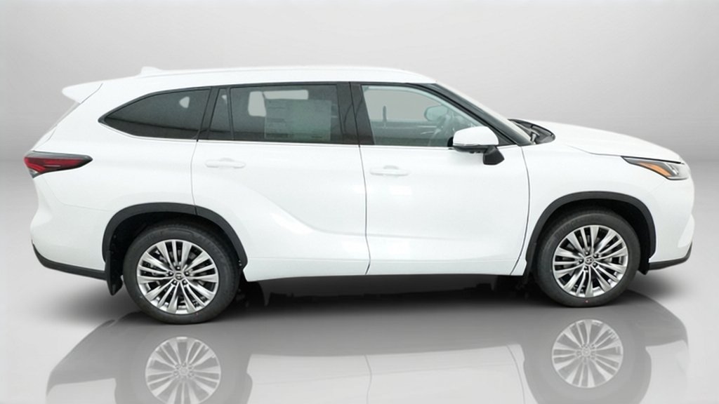 New 2026 Wind Chill Pearl Toyota Platinum image 7