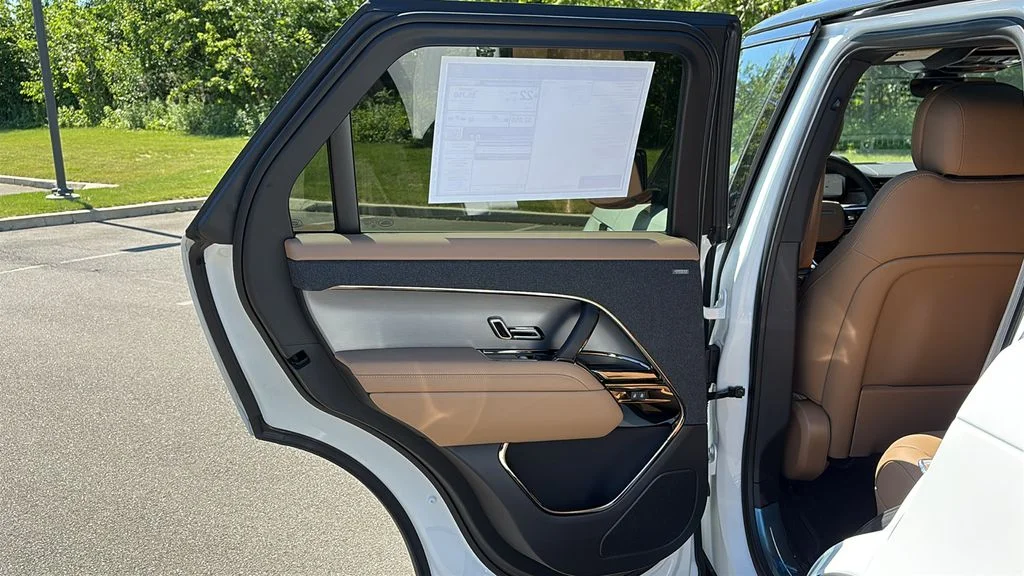 New 2026 Fuji White LAND ROVER SE image 19