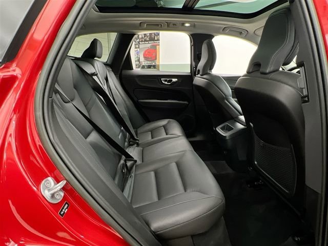 2023 Volvo XC60 Plus - Photo 17