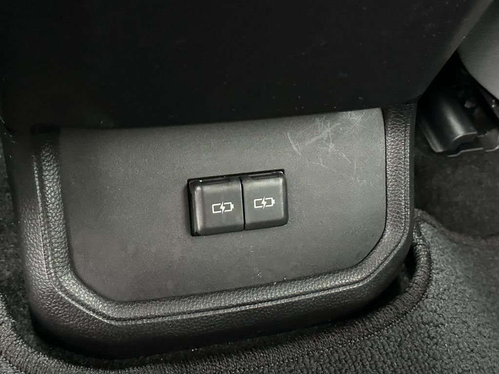 Used 2024  Toyota XLE image 11