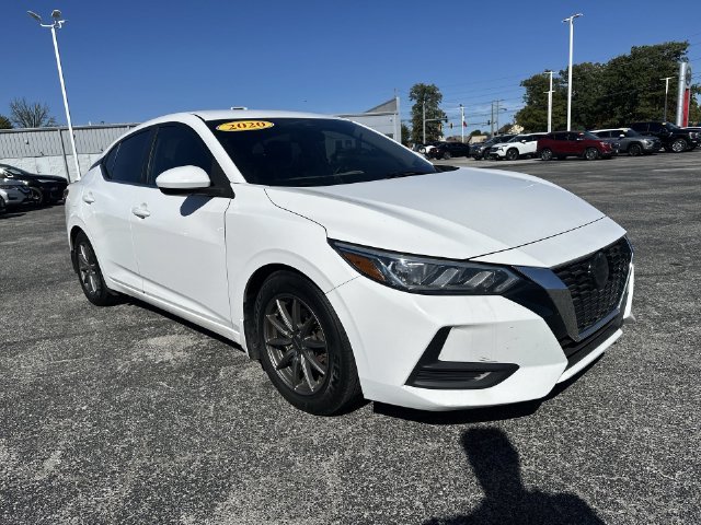 Used 2020 White Nissan S image 18