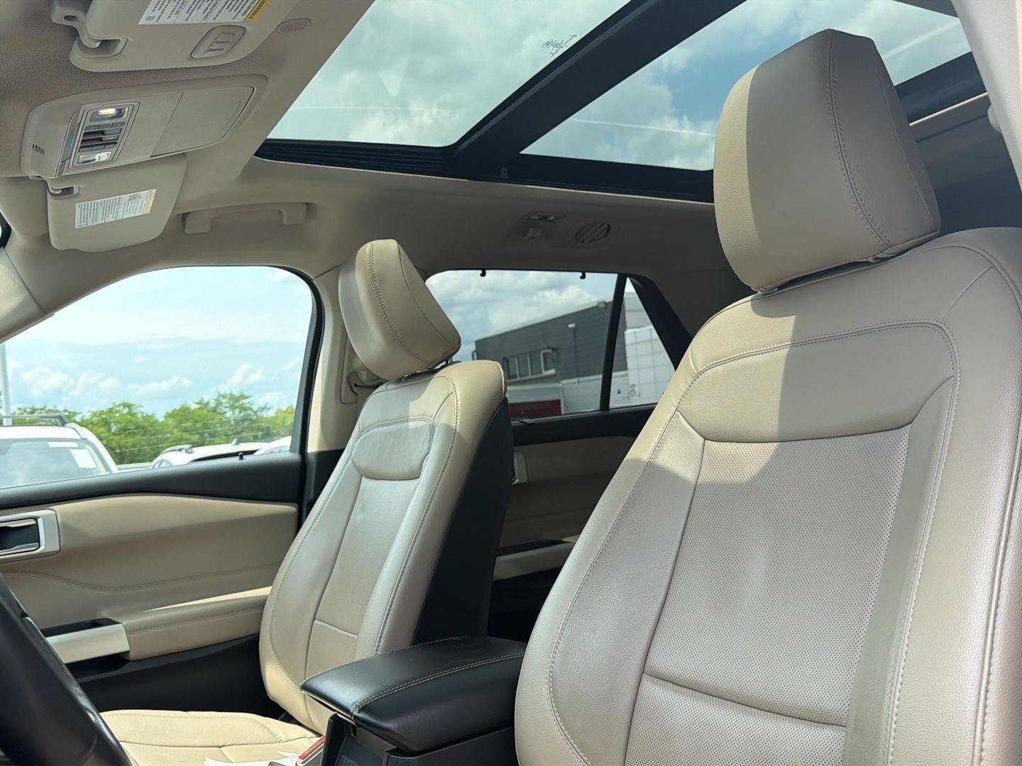Used 2020 Star White Metallic Tri-Coat Ford Limited image 6