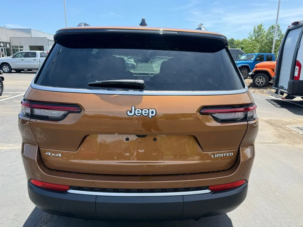 New 2026 Copper Shino Metallic Clear-Coat Exterior Paint Jeep Limited image 5