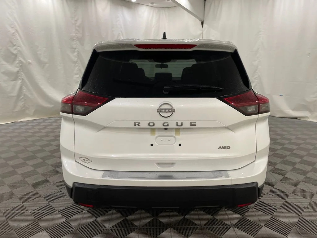 New 2026 Everest White Pearl TriCoat Nissan SV image 6