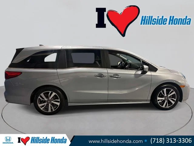 Certified Used 2024 Lunar Silver Metallic Honda TOURING image 6