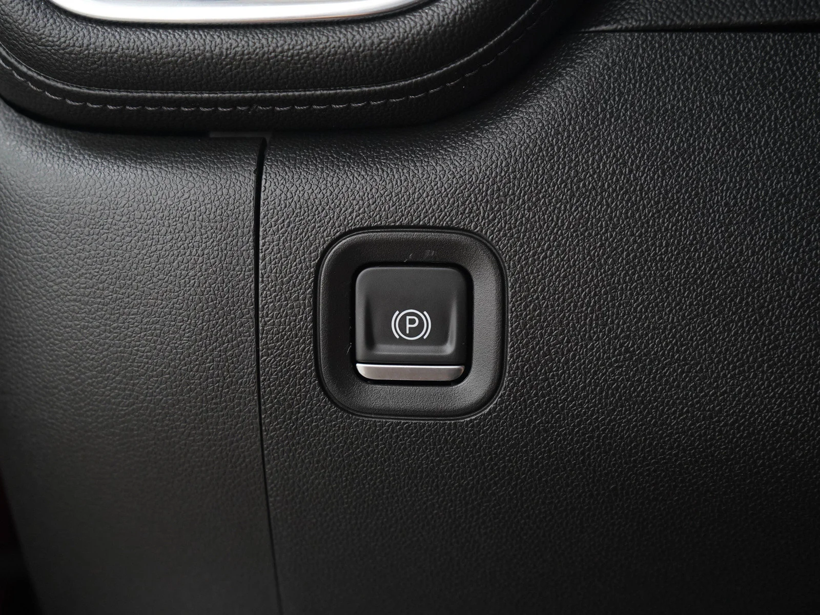 Used 2019 Maroon Chevrolet High Country image 28