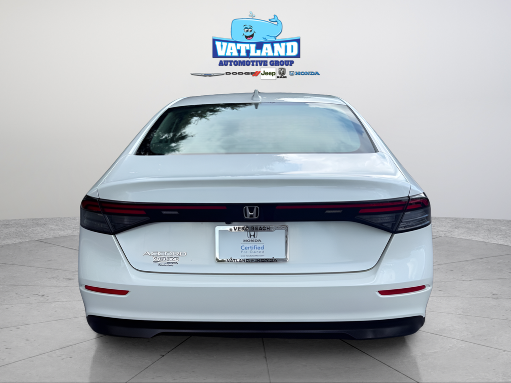 Used 2023 White Honda LX image 4