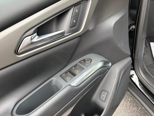 2027 Chevrolet Traverse LT - Photo 17