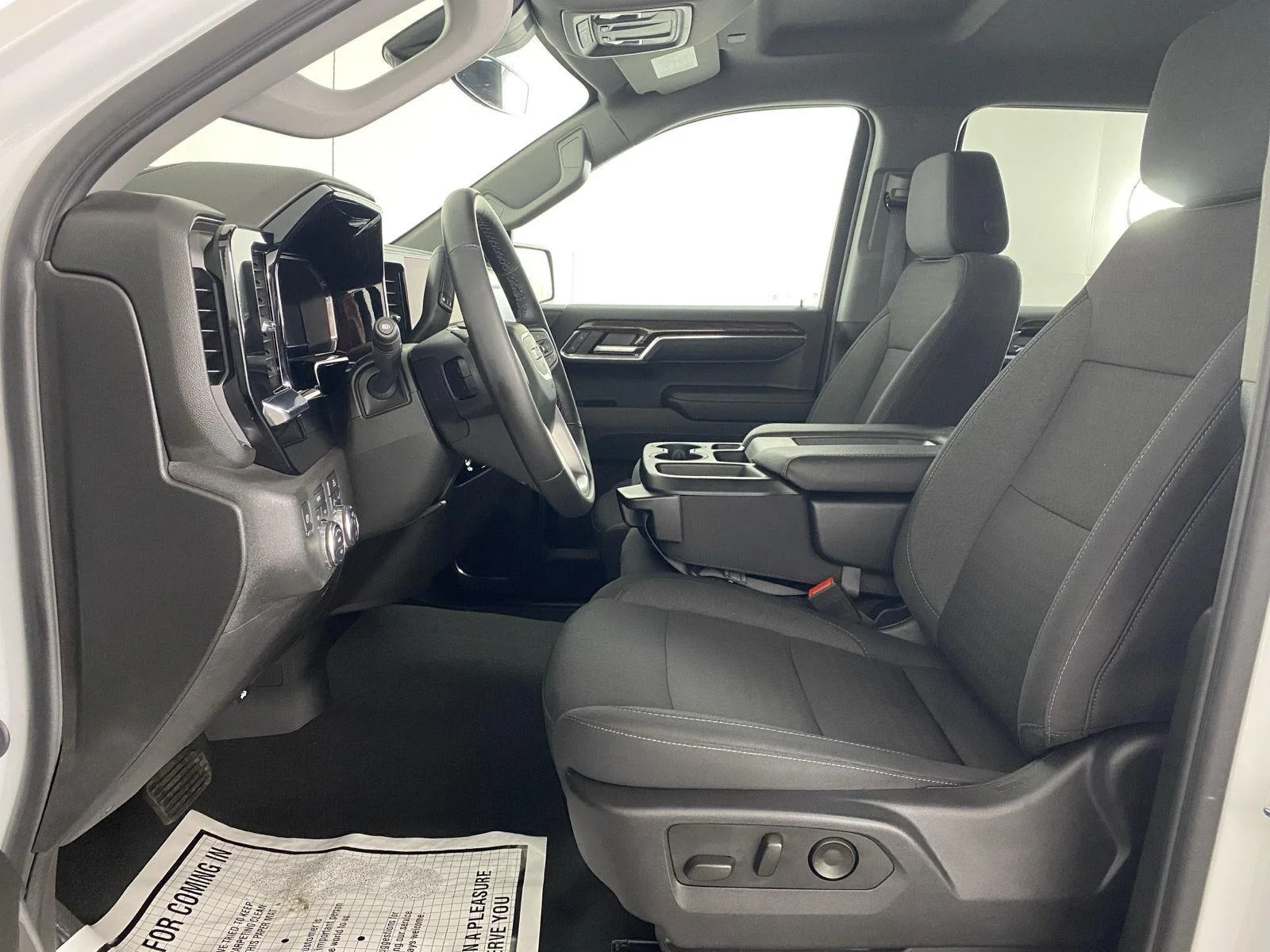 Used 2024 Summit White GMC Elevation image 10