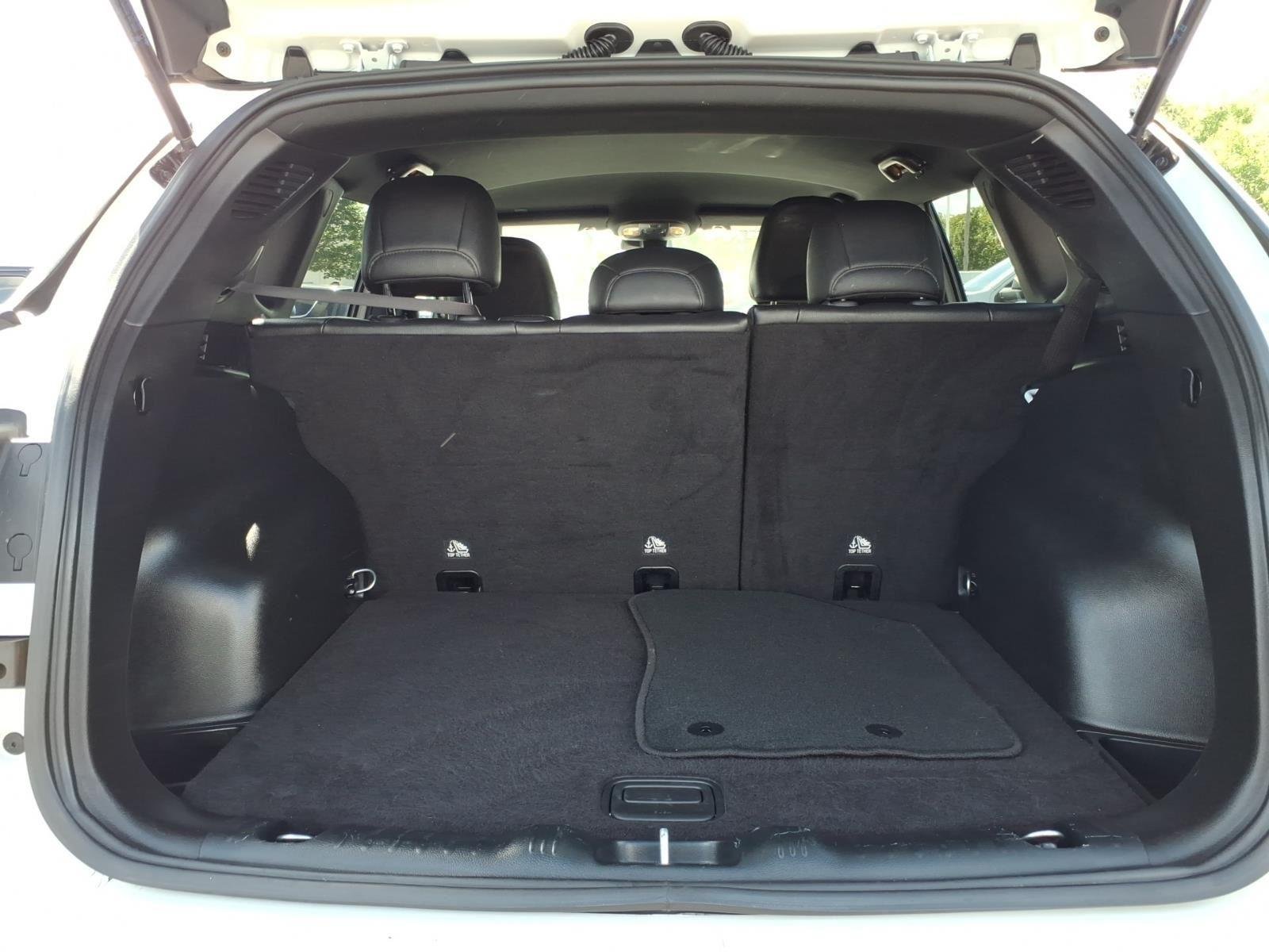Used 2024 Bright White Clearcoat Jeep Latitude image 30
