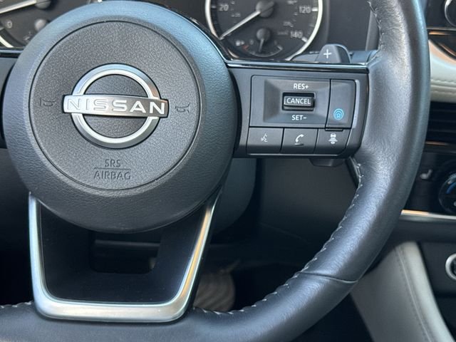 Used 2023 White Nissan SL image 17
