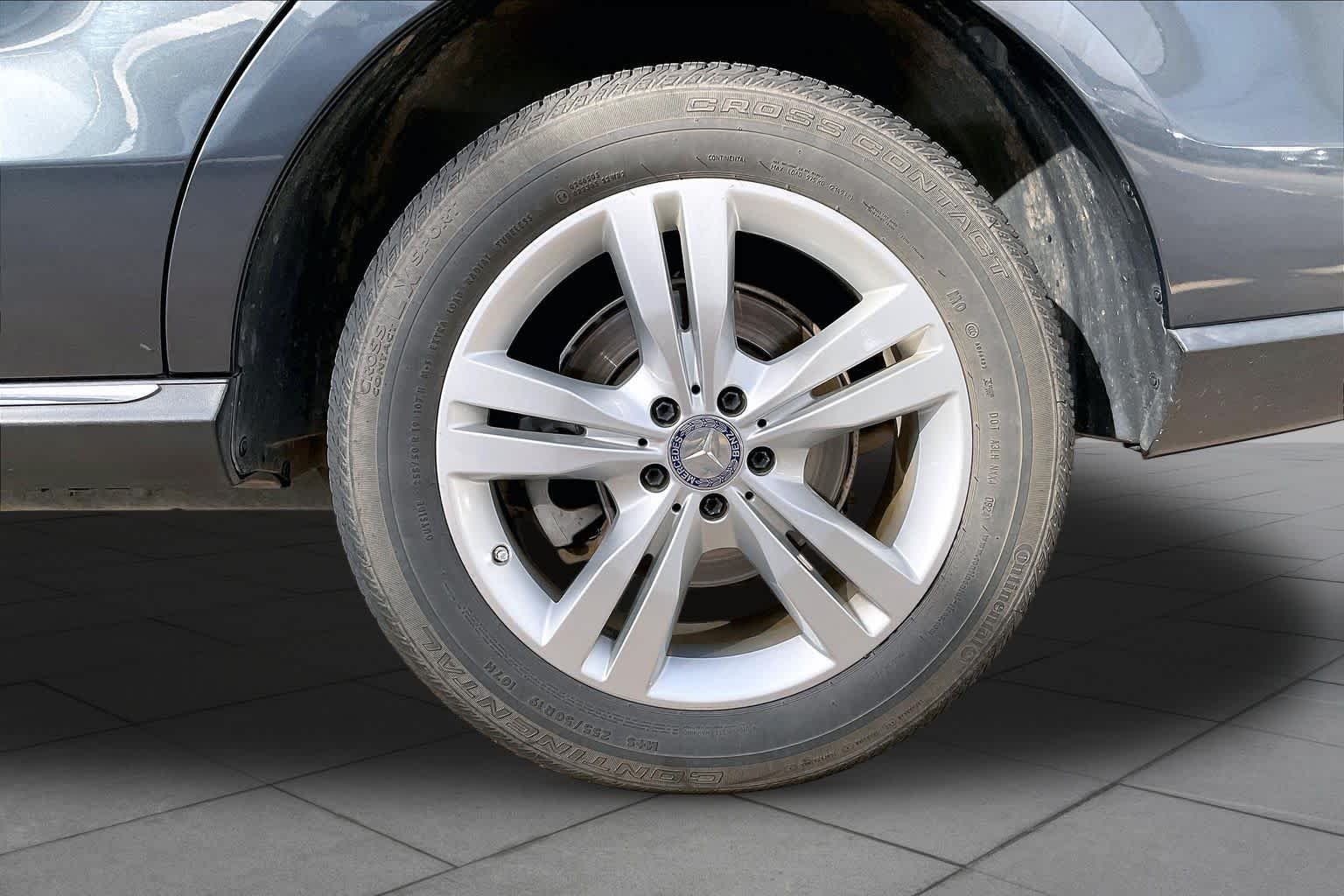 Used 2013 Black Mercedes-Benz ML 350 image 9