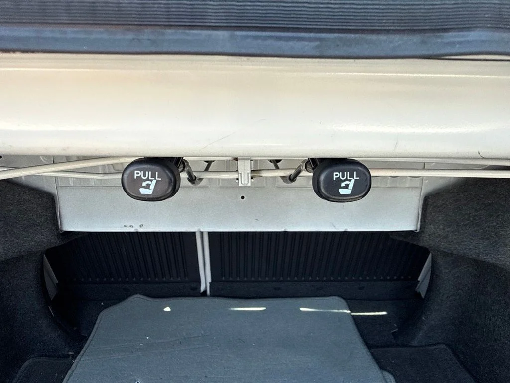 Used 2016 White Toyota XLE image 25
