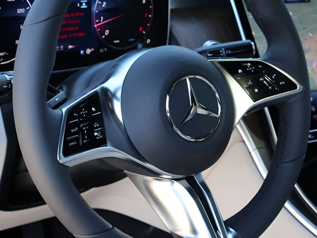 New 2026 Obsidian Black Metallic Mercedes-Benz GLC 300 image 20