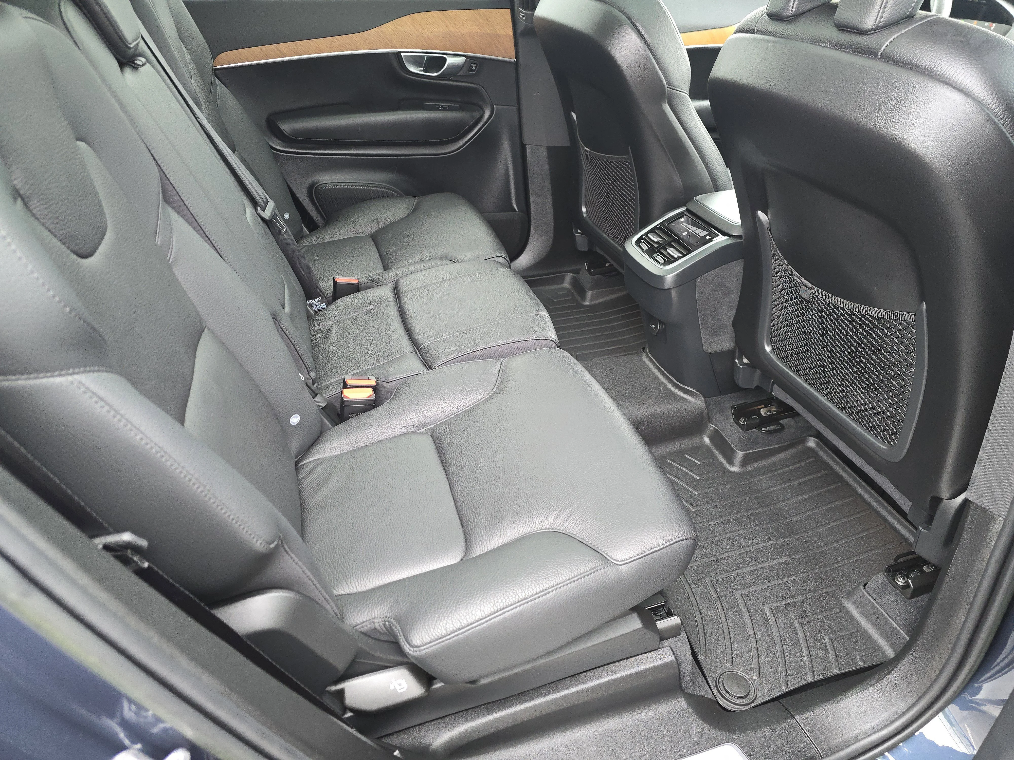 Used 2023 Denim Blue Metallic Volvo Plus image 19