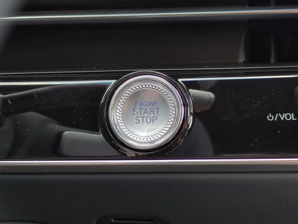 New 2026 Silver Genesis 2.5T SPORT PRESTIGE image 24